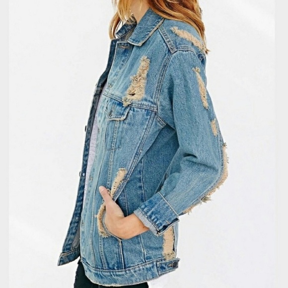 Urban Outfitters BDG Oversized Distressed Denim Jacket Size S - Picture 5 of 9
